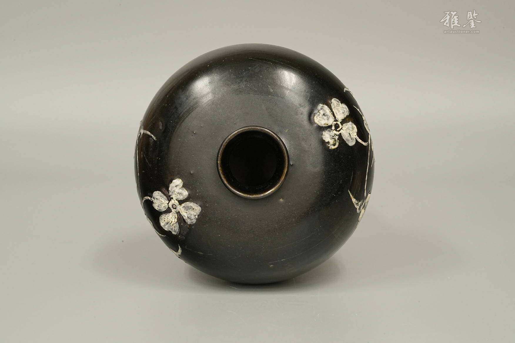 李朝早期 黑釉画白彩花卉梅瓶 本物保证 日本桐箱附 本物保证
